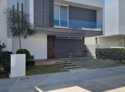 LA TOSCANA 2  CASA EN RENTA